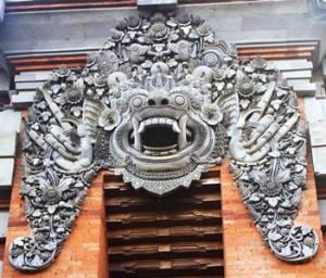 Boma above a gate at Pura Pengastulan in Bedulu.